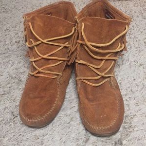 Minnetonka Tramper Boot